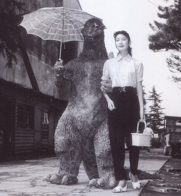 Godzilla and Momoko Kôchi on the set of Gojira