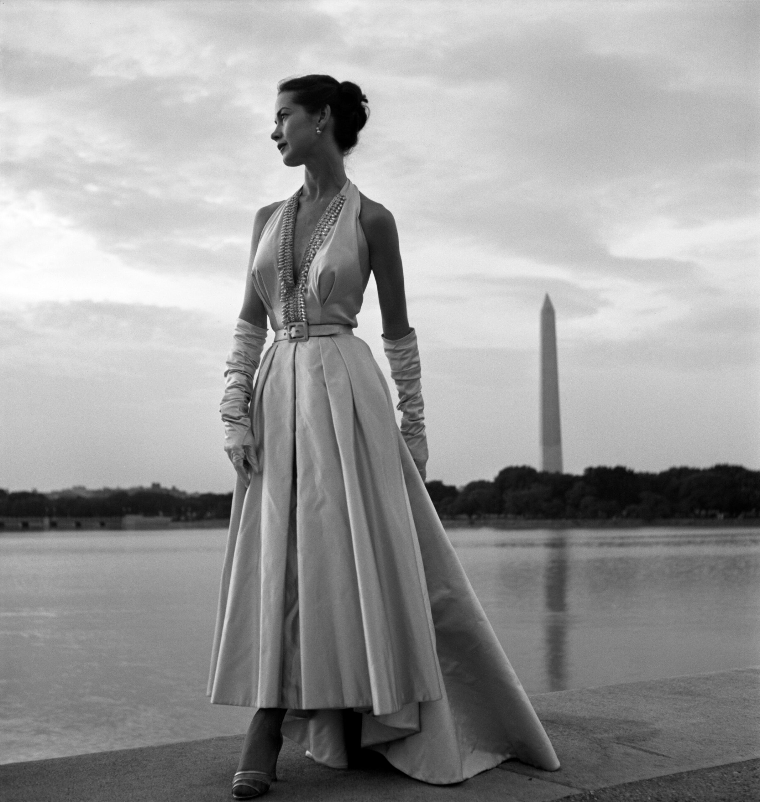 Toni_Frissell,_Fashion_model,_Washington,_D.C.,_1949