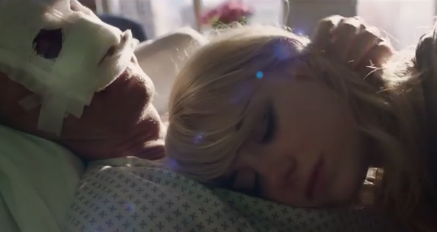 MIchael Keaton Emma Stone Birdman hospital scene