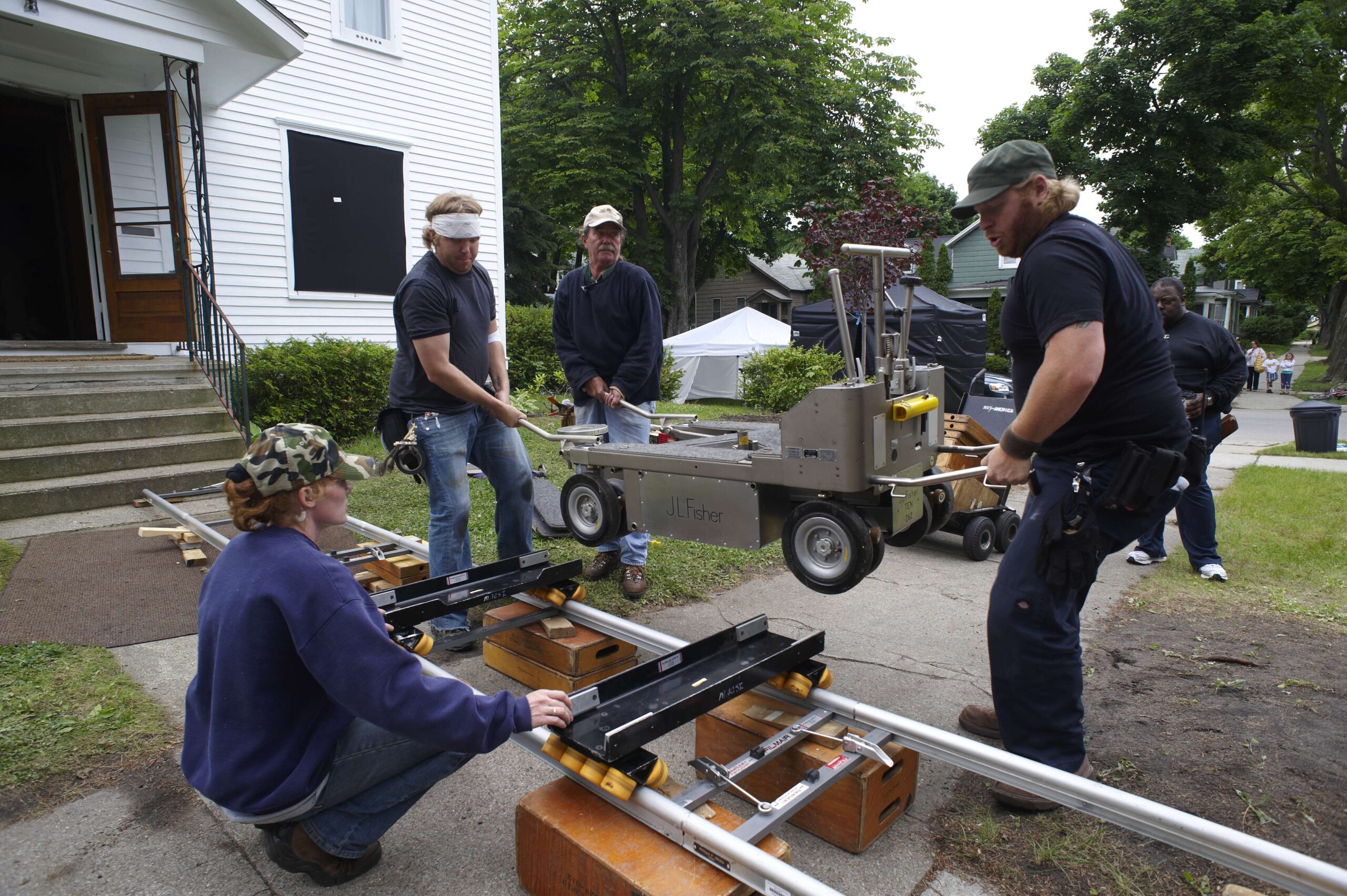 Grips set up a dolly