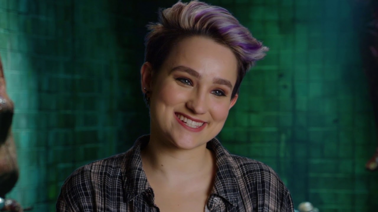 Bex Taylor-Klaus | New York Film Academy Alumni