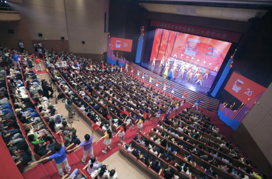 President Michael Young Visits SIVA in Shanghai